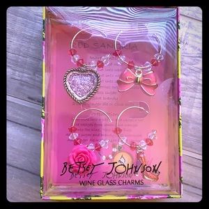 NWOT Betsey Johnson Wine Glass Charms